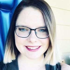 Meet your Posher, Carrie